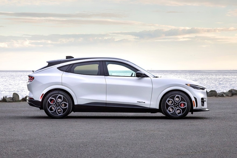 Синева ему к лицу: Ford Mustang Mach-E обзавёлся спецверсией California Special