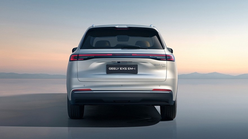 Стал известен состав комплектаций кроссовера Geely EX5 EM-i для российского рынка