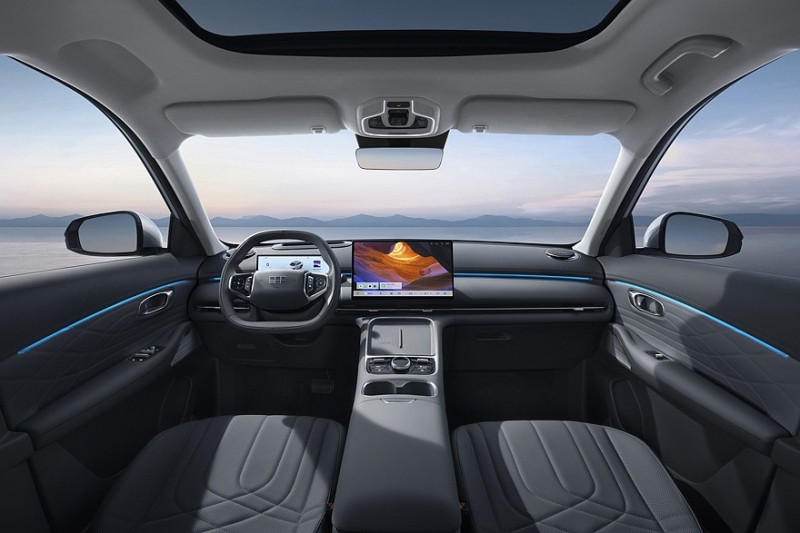 Стал известен состав комплектаций кроссовера Geely EX5 EM-i для российского рынка