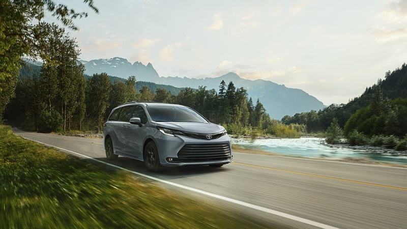 Toyota Sienna получила ряд полезных обновок и прибавила в цене