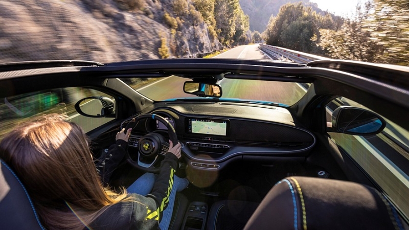 Abarth хочет вернуть модели с ДВС, потому что электромобили провалились на рынке