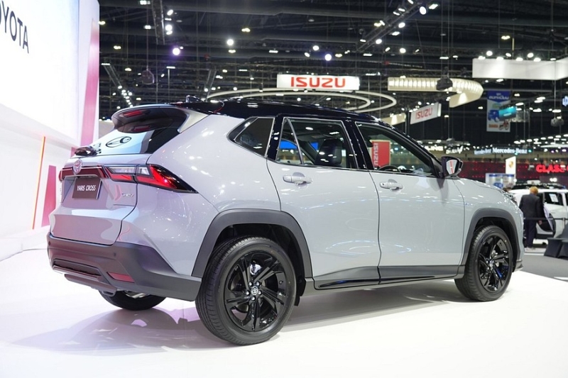 «Другой» кроссовер Toyota Yaris Cross получил новую спецверсию Nightshade