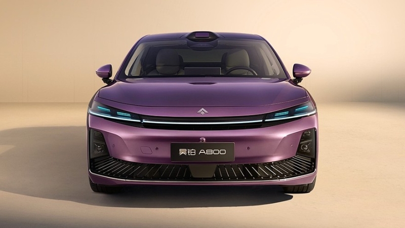 Флагманский седан Hyptec A800 от GAC готовится к премьере, раскрыт дизайн интерьера