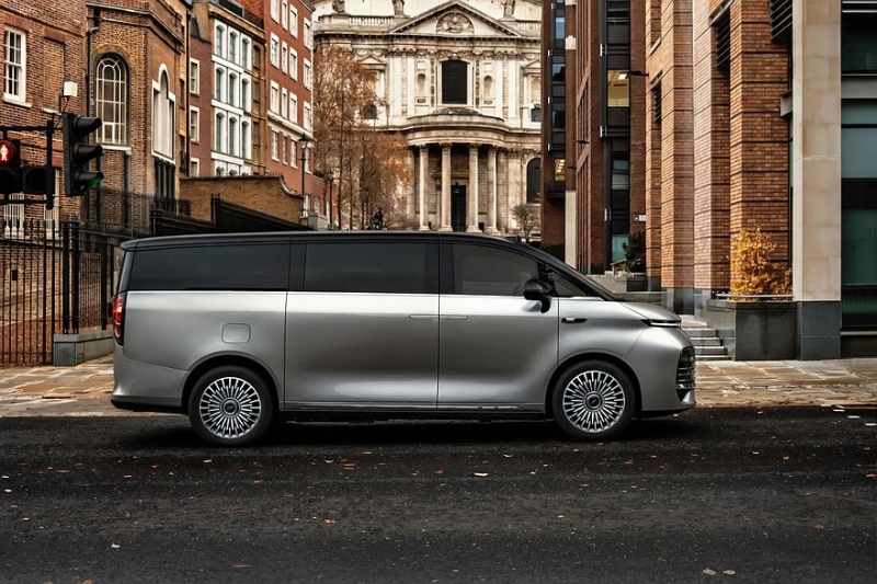 Geely Galaxy V900 готовится к старту продаж: минивэн уже установил необычный рекорд