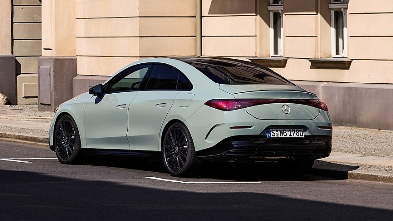 Новый гибридный Mercedes-Benz CLA выходит на рынок: розетка не нужна, есть полный привод