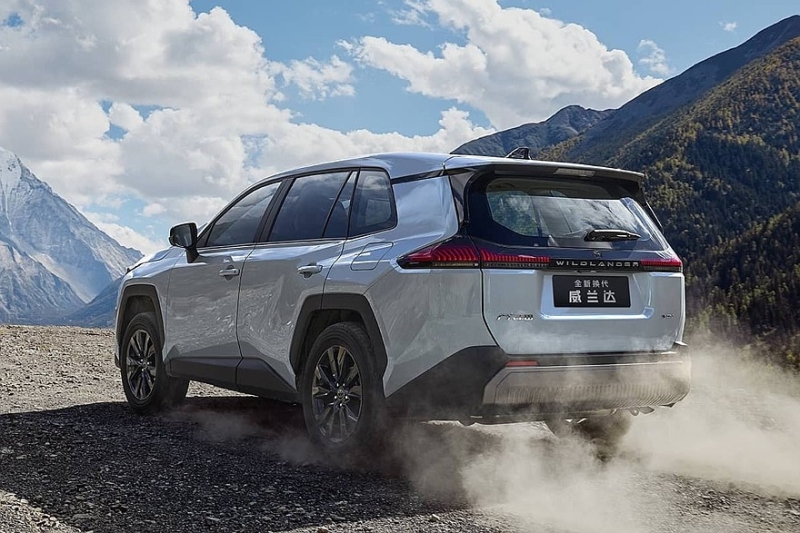 Новый кроссовер Toyota Wildlander, он же Toyota RAV4 с другой начинкой: подробности