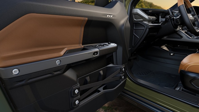 Новый внедорожник Jeep Recon: брутальный, шустрый, но только электрический