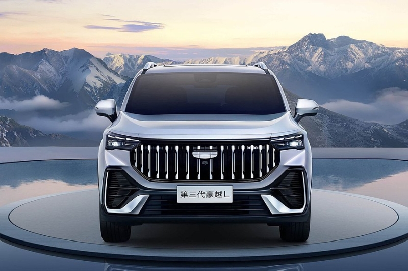 Объявленный новым поколением кроссовер Geely Okavango: больше версий