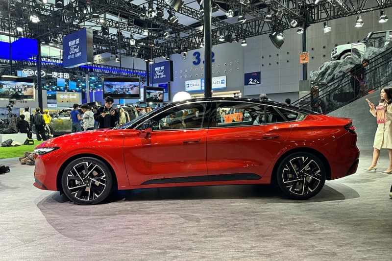 Обновлённый Ford Mondeo для Китая: без двухэтажных фар и с более мощным двигателем