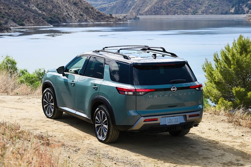 Представлен рестайлинговый Nissan Pathfinder: улучшенное оснащение и старый мотор