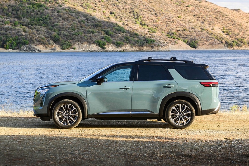 Представлен рестайлинговый Nissan Pathfinder: улучшенное оснащение и старый мотор