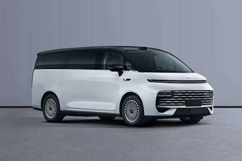 Роскошный минивэн Geely Galaxy V900 показался на первых официальных кадрах