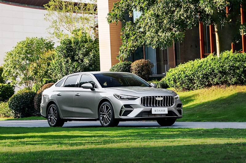 Седан Geely Emgrand нового поколения предложен с двумя моторами на выбор