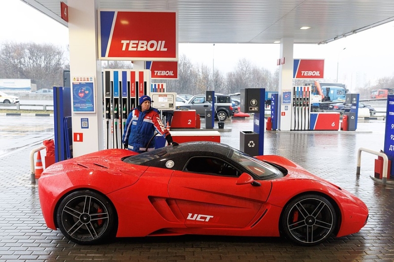 Заправиться у Димы Гордея и попытаться выиграть миллион баллов: День клиента на АЗС Teboil