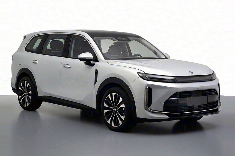 GM и SAIC готовят к премьере гигантский кроссовер Baojun Huajing S с электроникой Huawei