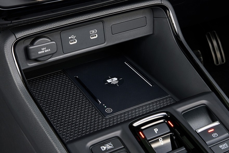 Honda CR-V готовится выйти на домашний рынок и подбирает аксессуары по торжественному случаю