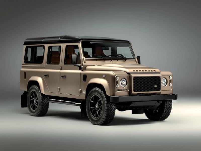 Классический Defender V8 слегка обновлён и получил эффектную отделку в стиле Octa