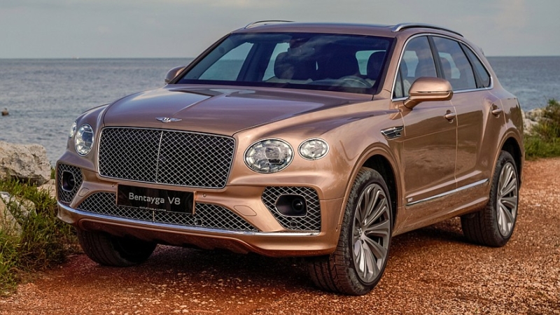 Новый электрический кроссовер Bentley: первые изображения