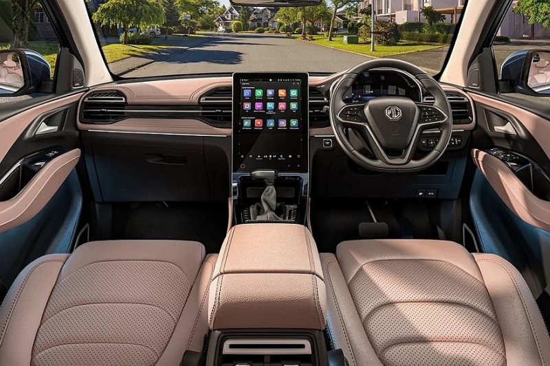 Обновлён кроссовер MG Hector, брат Chevrolet Captiva: пока без дизеля