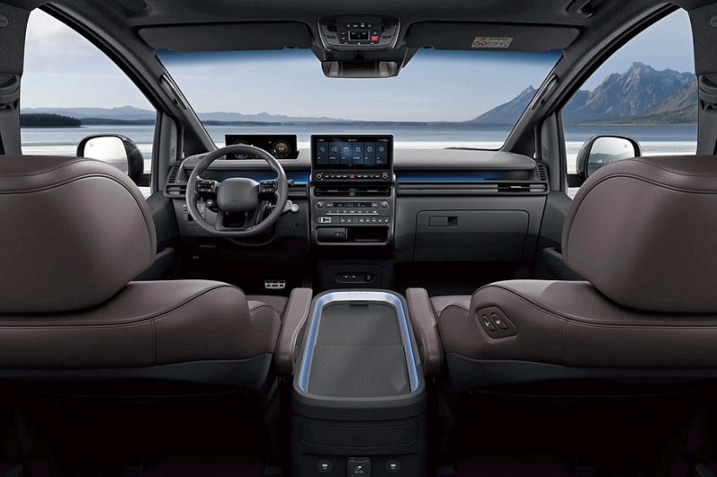 Обновлённое семейство Hyundai Staria: декор, экраны побольше и физические кнопки