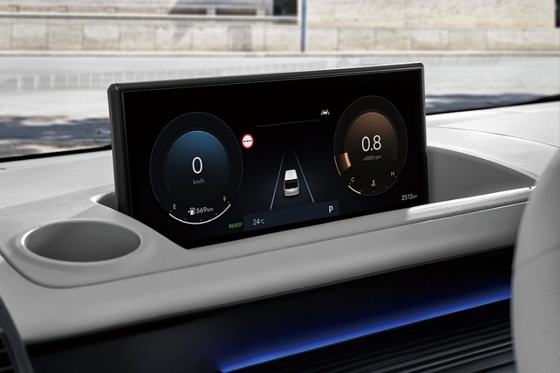 Обновлённое семейство Hyundai Staria: декор, экраны побольше и физические кнопки