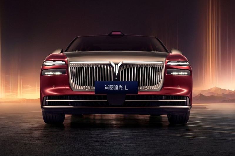 Роскошный полноприводный седан Voyah Passion L: продажи начались