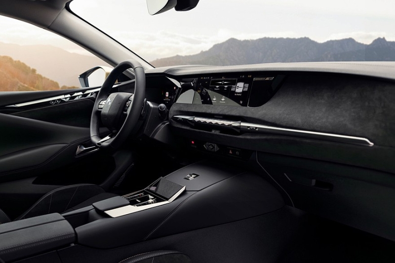 Теряющие покупателей DS 3, DS №4 и DS 7 обзавелись спецверсией Performance Line, цены известны