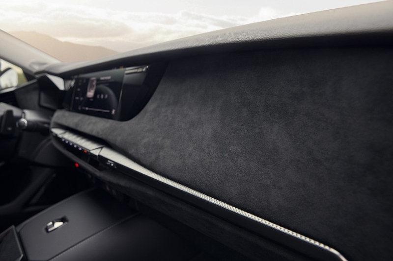 Теряющие покупателей DS 3, DS №4 и DS 7 обзавелись спецверсией Performance Line, цены известны