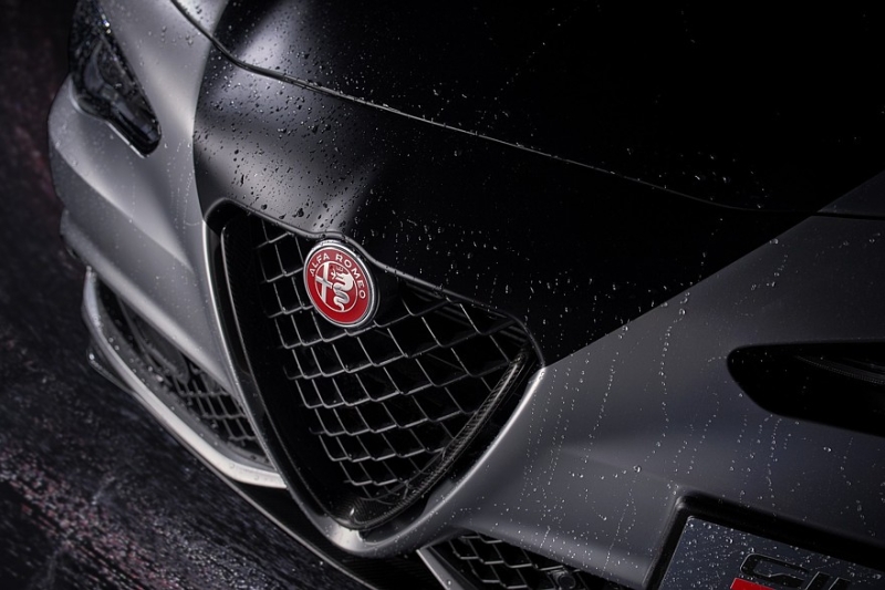 Alfa Romeo Giulia Quadrifoglio Luna Rossa: новая спецверсия с необычным антикрылом