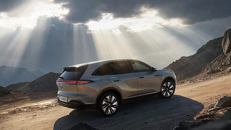 Ещё один конкурент Geely Monjaro: кроссовер Buick Electra E7 готовится к премьере