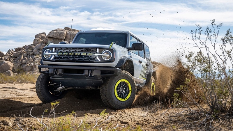 Ford рассекретил Bronco RTR: яркий декор, новая подвеска и базовый мотор