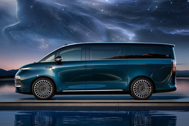 Минивэн Geely Galaxy V900: стандартный полный привод и эмблема из чистого золота