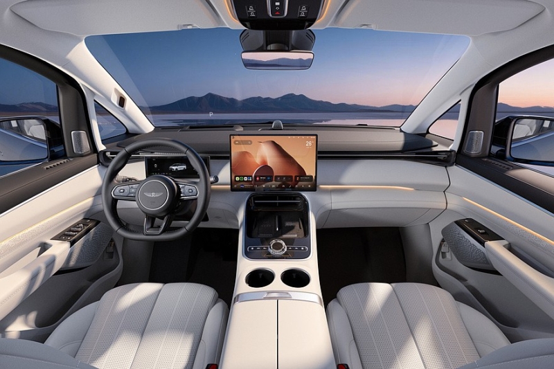 Минивэн Geely Galaxy V900: стандартный полный привод и эмблема из чистого золота