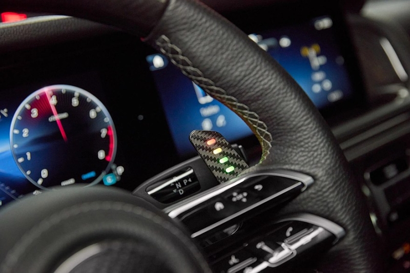 Новый Brabus 900 Rocket Edition дебютировал на очень крутых ностальгических колёсах