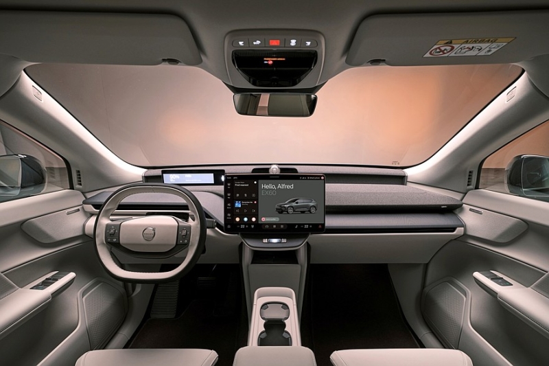 Volvo EX60: без дверных ручек, до 810 км на одной зарядке, сразу есть версия Cross Country
