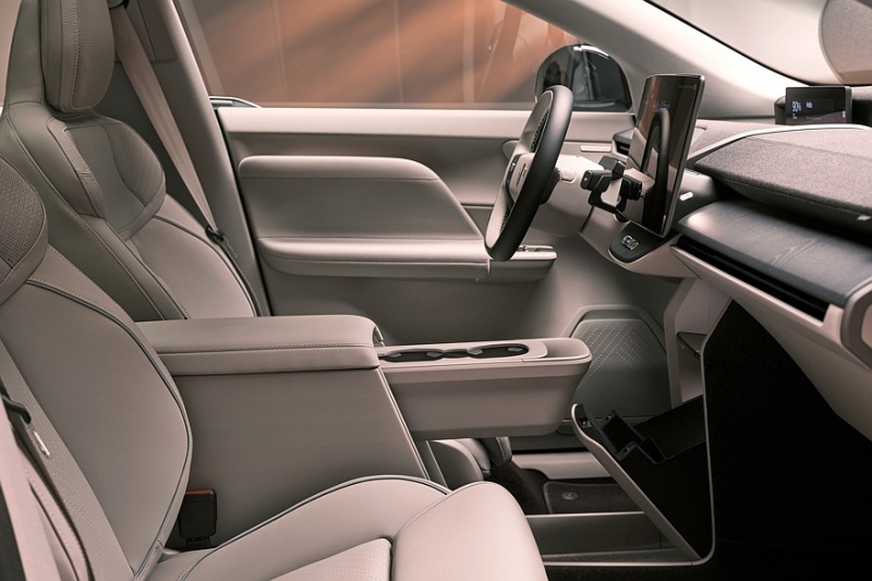 Volvo EX60: без дверных ручек, до 810 км на одной зарядке, сразу есть версия Cross Country