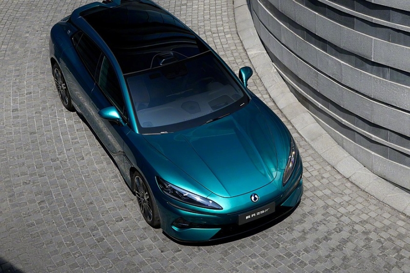 Большой хэтчбек Denza Z9 GT стал мощнее и получил улучшенный салон