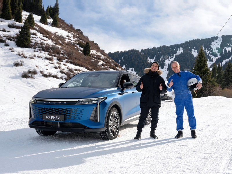Exeed RX PHEV прошёл сложное испытание с подъёмом по льду с уклоном 41°