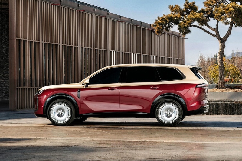 Флагманский кроссовер Baojun Huajing S с электроникой Huawei показали на новых фото