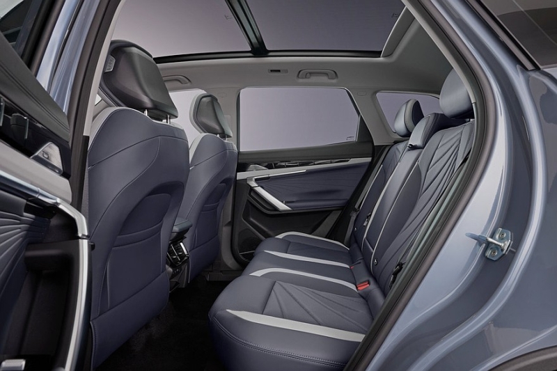 Кроссовер Geely Atlas в России: теперь с двумя моторами на выбор