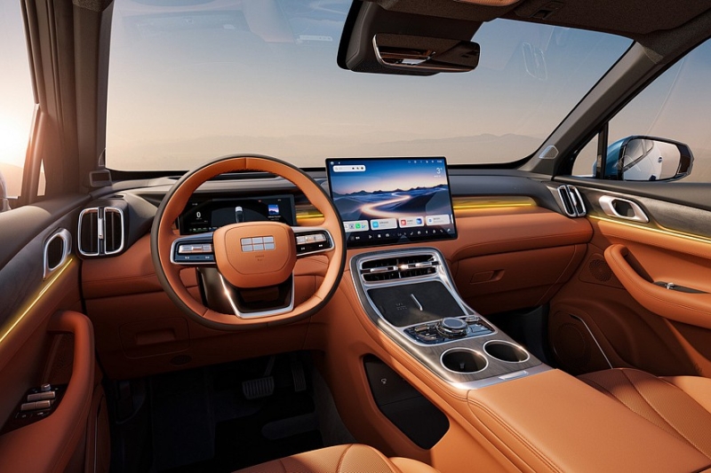 Кроссовер Geely Galaxy M7 показался на официальных фото