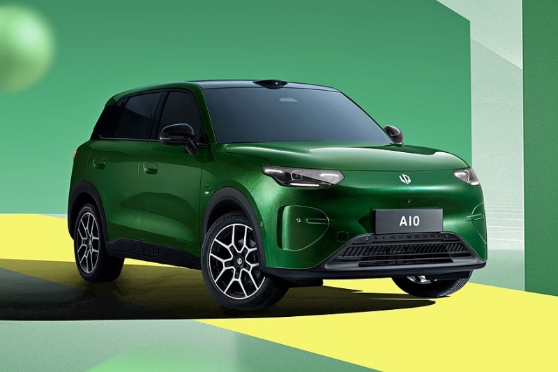 Недорогой кроссовер Leapmotor A10, он же глобальный Leapmotor B03X: показан интерьер