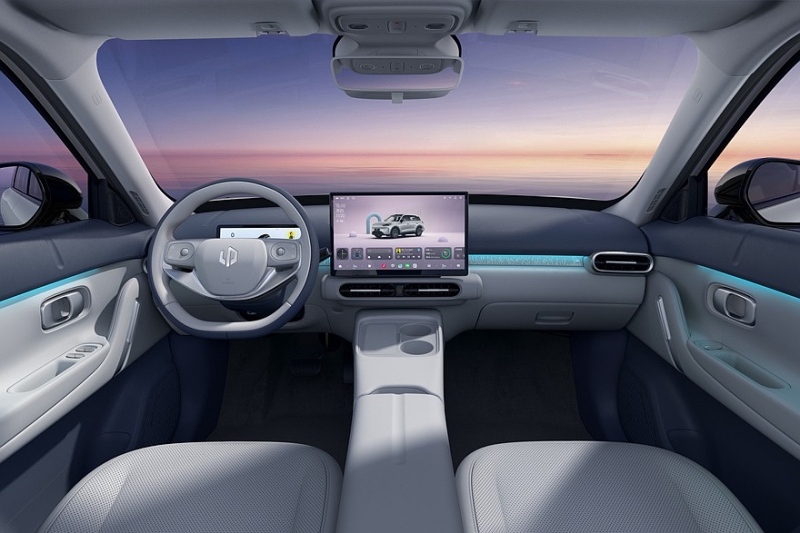 Недорогой кроссовер Leapmotor A10, он же глобальный Leapmotor B03X: показан интерьер