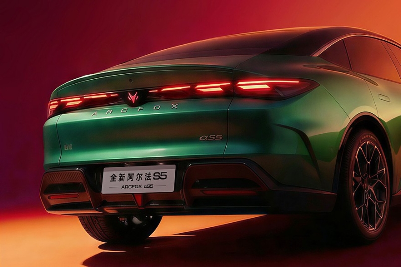 Обновлённый седан Arcfox Alpha S5 от BAIC приготовился к старту продаж