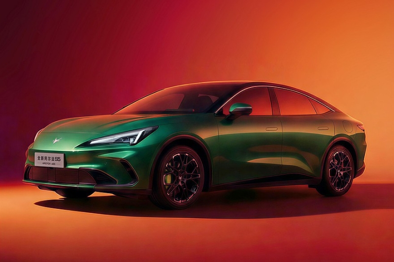 Обновлённый седан Arcfox Alpha S5 от BAIC приготовился к старту продаж