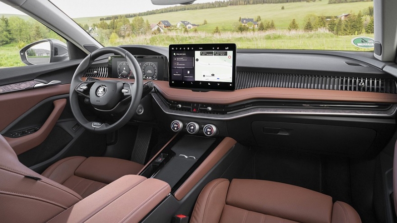 Пополнение в семействе: лифтбек Skoda Superb получил новую «начинку»