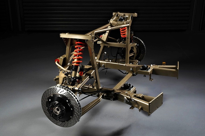 Рестомод 355 by Evoluto показался в серийном виде: новое шасси и два мотора на выбор