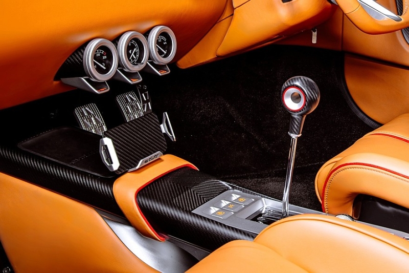 Рестомод 355 by Evoluto показался в серийном виде: новое шасси и два мотора на выбор