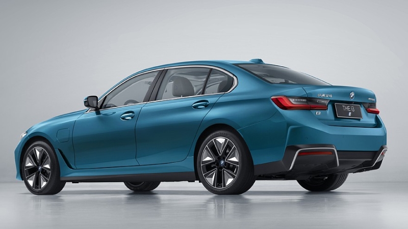 Седан BMW i3 (NA0): новые изображения