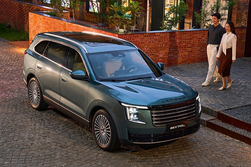 Совсем ещё свежий кроссовер Jetour X70L превратился в Soueast S08